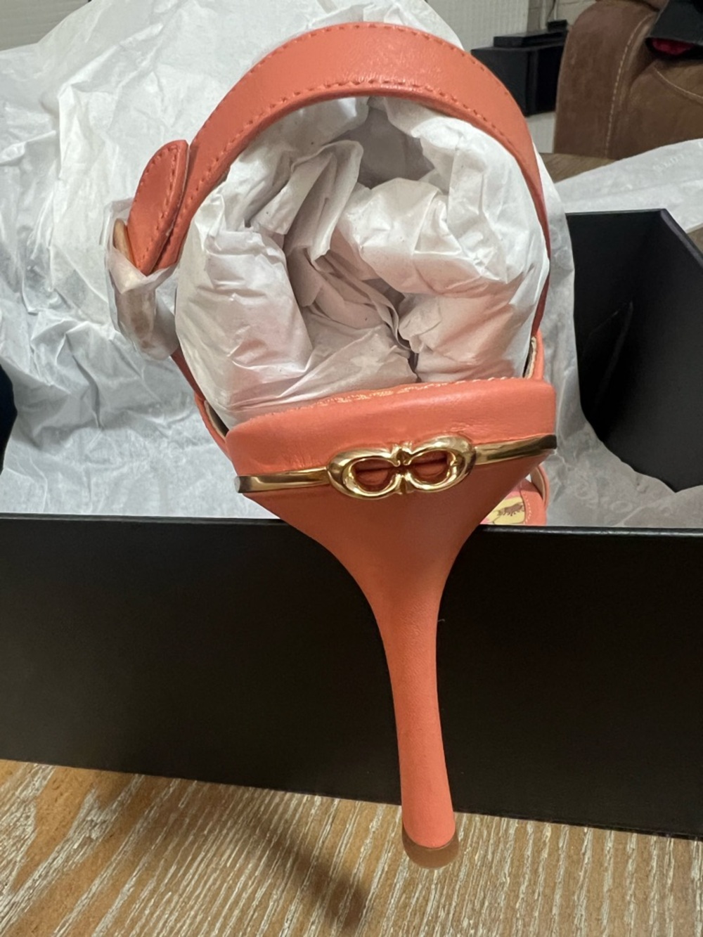 Coach Black Box with White Coach Carriage Logo - Picture 4 of 7